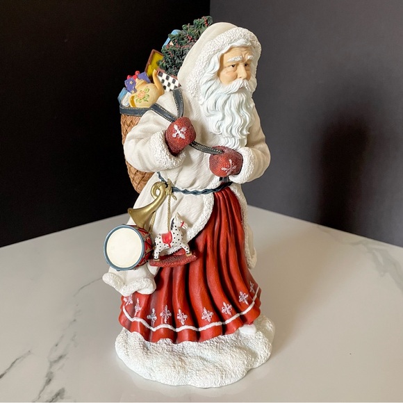 Snowflake Santa Figurine by Pipka